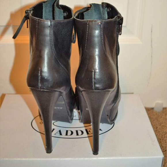 Shoes - Picture 2 of 4